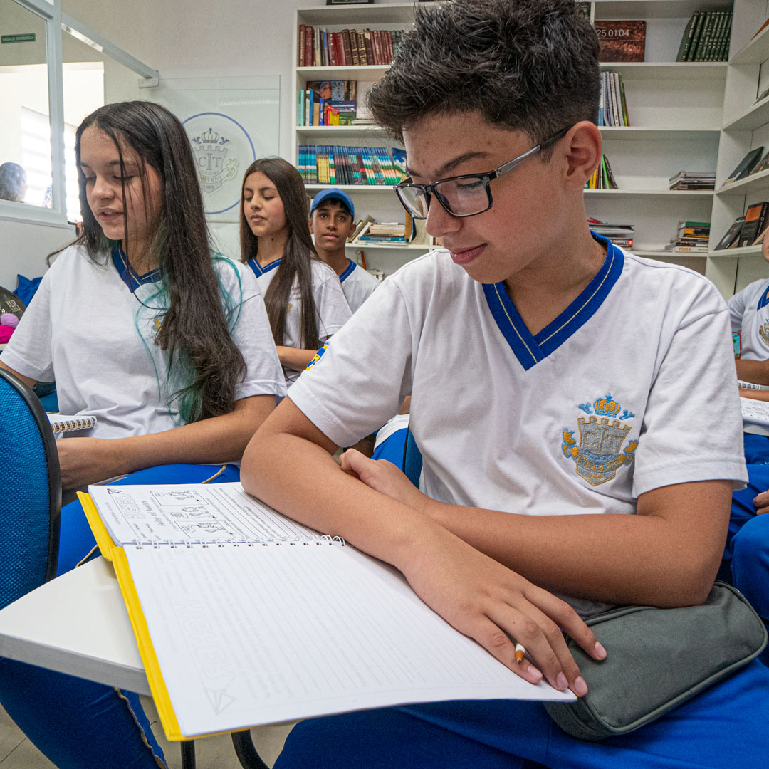 estudando-ingles-em-sala-de-aula